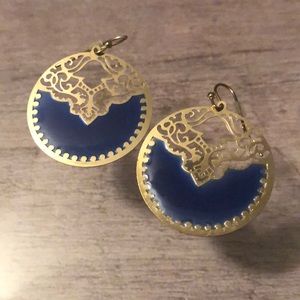 Lightweight statement earrings